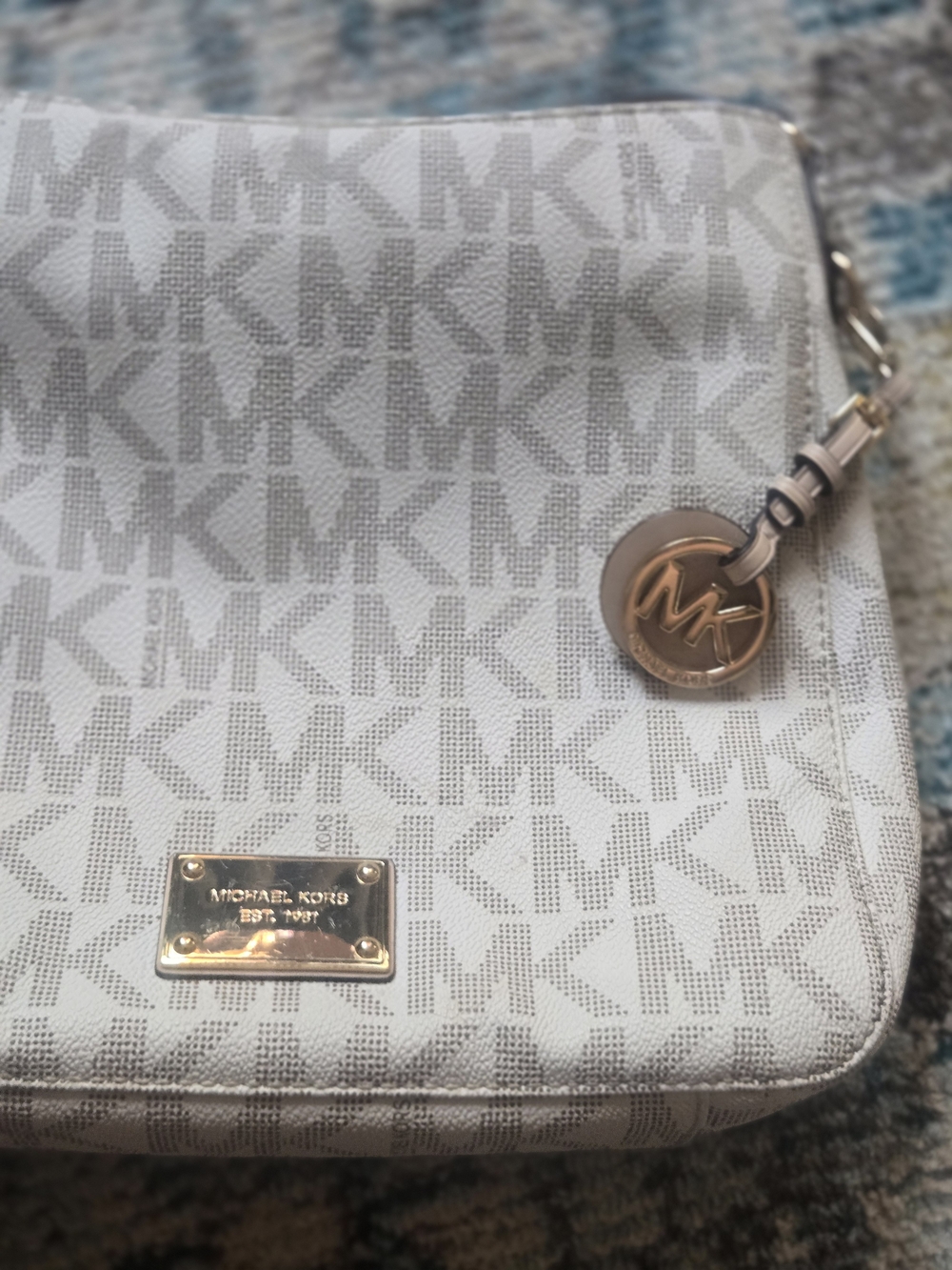 Michael Kors Signature MK Zip Wristlet in White/Light Gray
